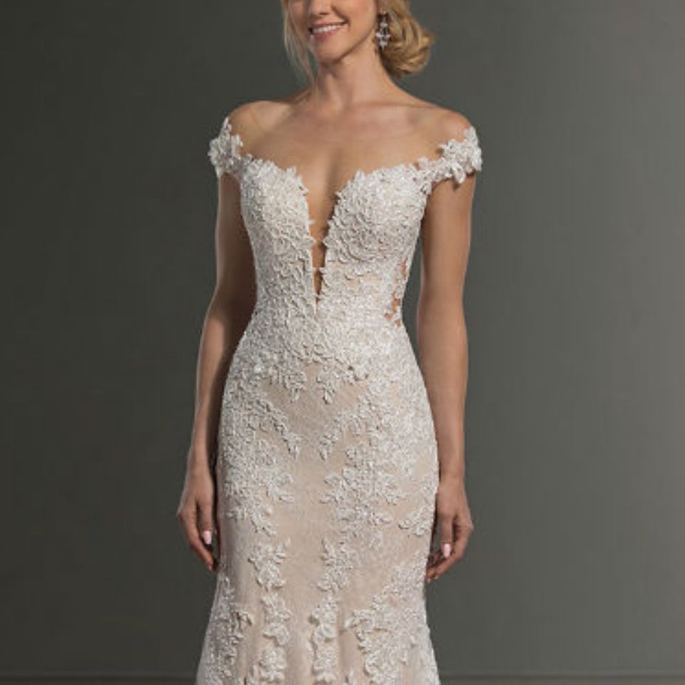 Martina Liana 1047 🤍👰🏼‍♀️ SIZE 14